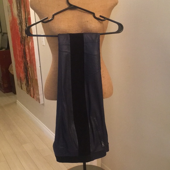 BCBG Stetch Riding Style Moto Leggings. Faux Leather and knit. Size Small. - Picture 12 of 13